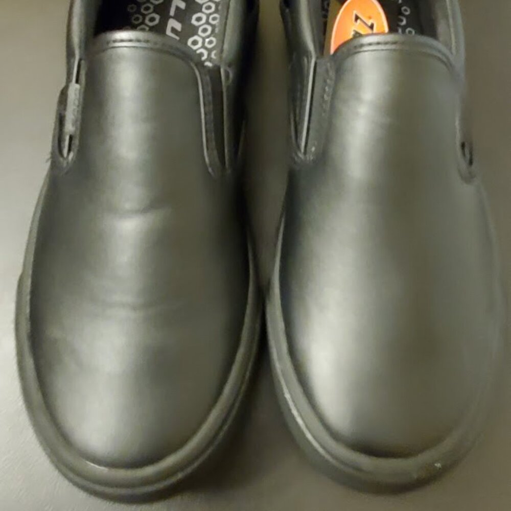 Lugz Shoes Women's Black Leather Clipper LX Classic Slip On Shoes, Size 8.5 NIB